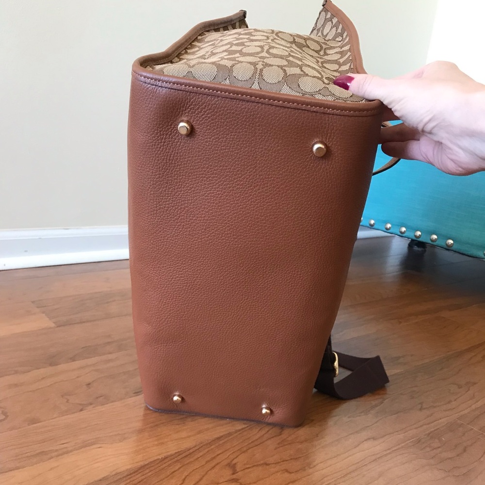 Coach Dempsey Tote Bag 40 In Signature Jacquard With Stripe And Coach Patch - Picture 9 of 15